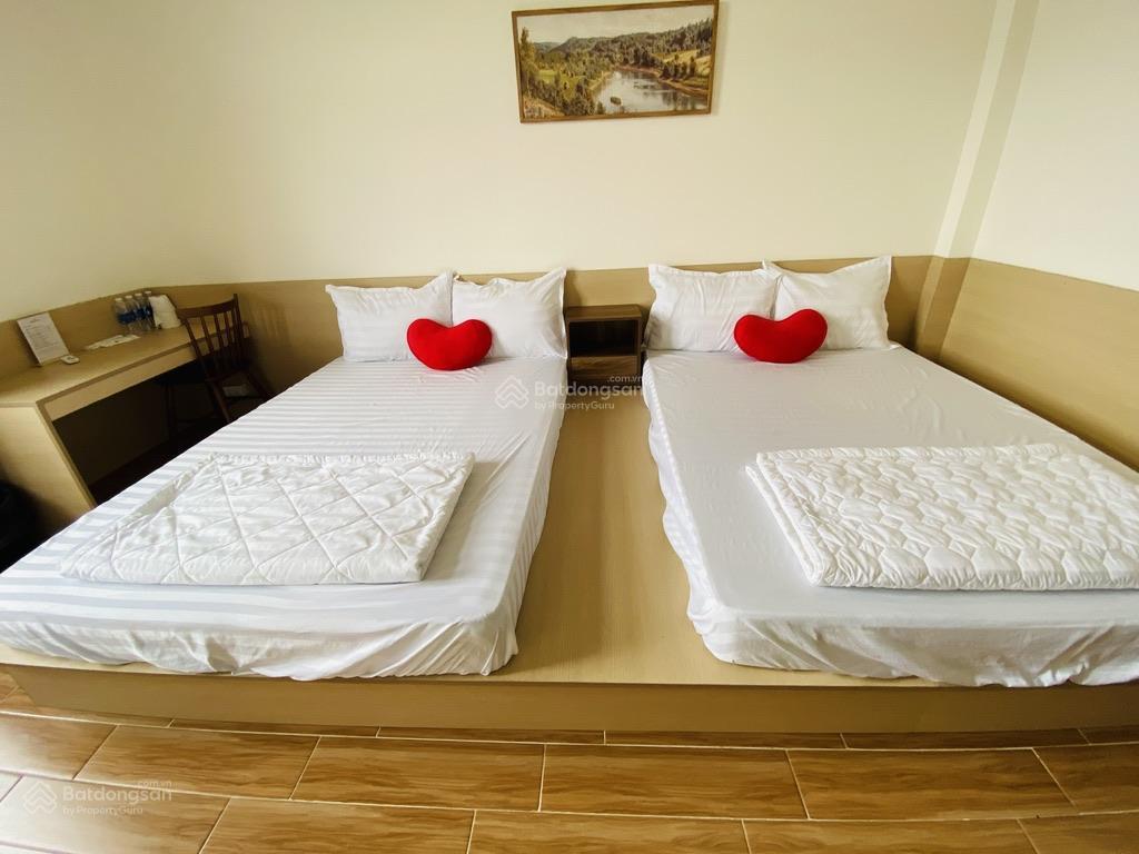 Phòng cao cấp đầy đủ tiện nghi. gần đài truyền hình và trường khoa học xã hội  nhân văn 200 mét.