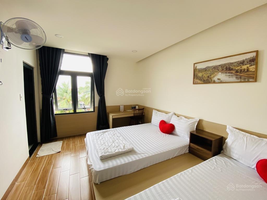 Phòng cao cấp đầy đủ tiện nghi. gần đài truyền hình và trường khoa học xã hội  nhân văn 200 mét.