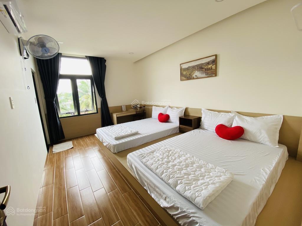 Phòng cao cấp đầy đủ tiện nghi. gần đài truyền hình và trường khoa học xã hội  nhân văn 200 mét.