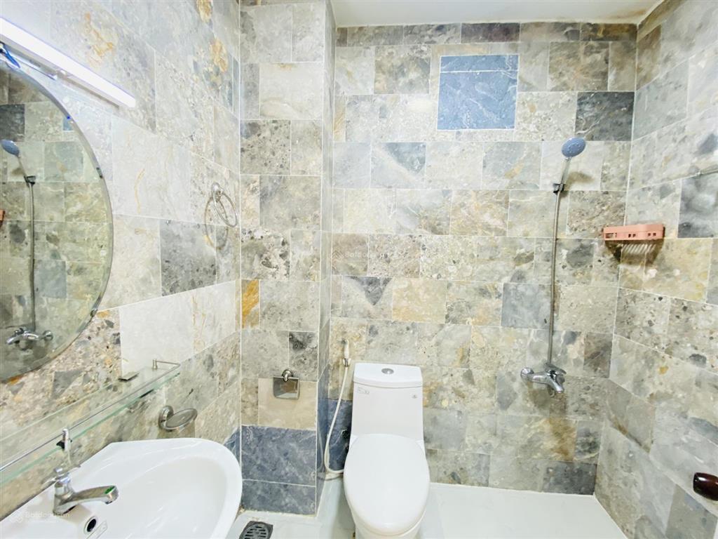 Phòng cao cấp, đầy đủ tiện nghi. đc 18a/17. gần đài truyền hình và trường khoa học xã hộinhân văn