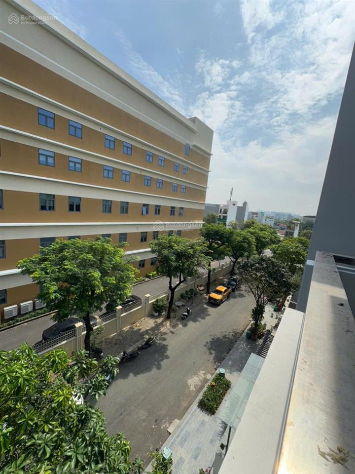 Bán căn góc hoàn thiện văn phòng đường 11 trong kdc vạn phúc 5x20m giá 21 tỷ có hầm và thang máy