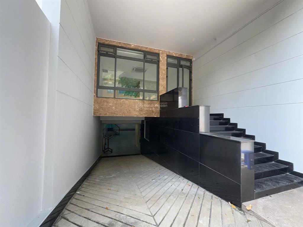 Bán căn góc hoàn thiện văn phòng đường 11 trong kdc vạn phúc 5x20m giá 21 tỷ có hầm và thang máy