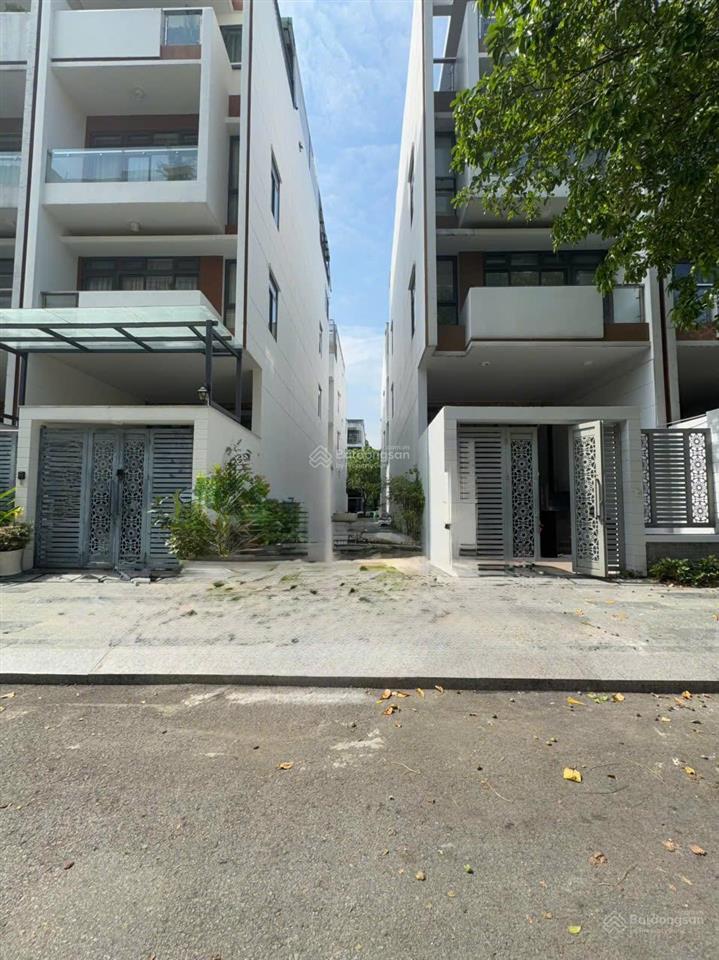 Bán căn góc hoàn thiện văn phòng đường 11 trong kdc vạn phúc 5x20m giá 21 tỷ có hầm và thang máy