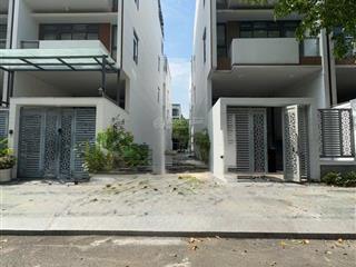 Bán căn góc hoàn thiện văn phòng đường 11 trong kdc vạn phúc 5x20m giá 21 tỷ có hầm và thang máy