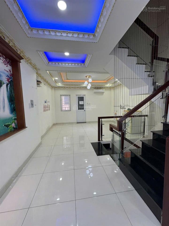 Giảm giá bán nhanh nhà 3 tầng rộng rãi gần trường, gần chợ hiệp bình chủ tặng nội thất dọn ở ngay