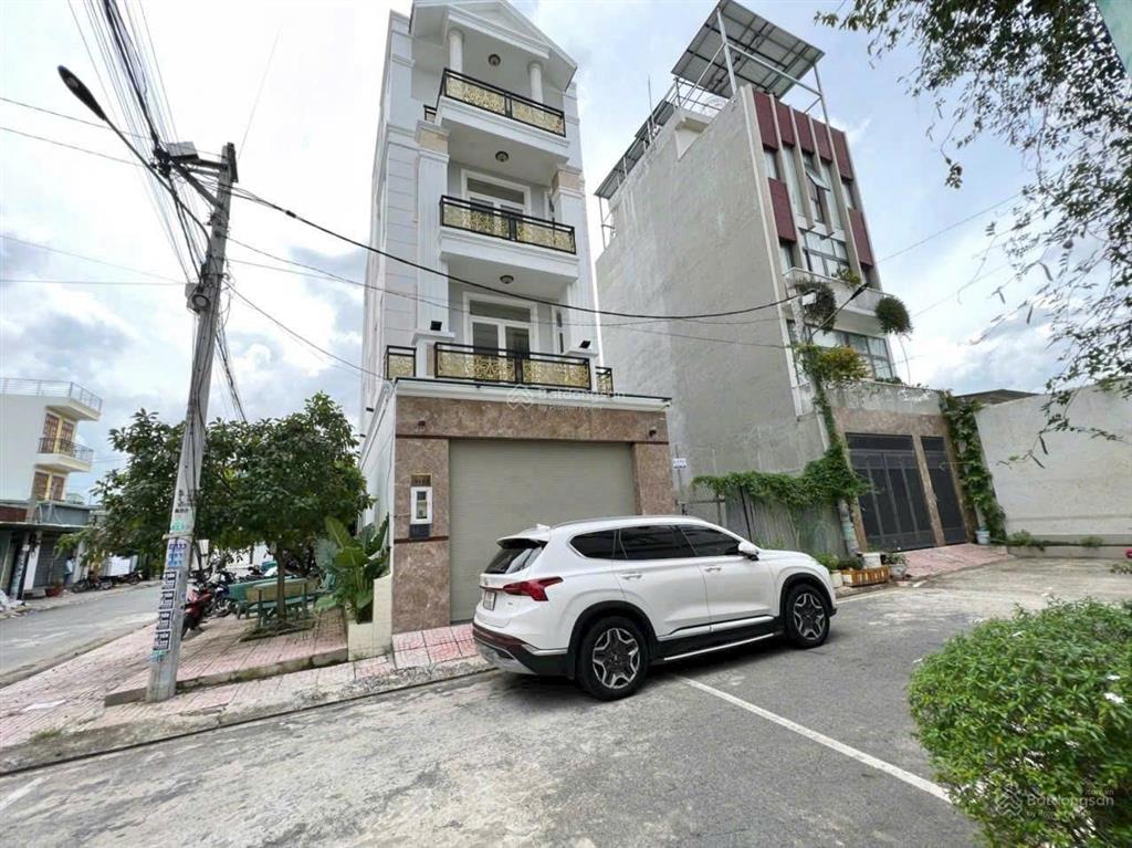 Đất đường số 3 vị trí đẹp cực hiếm sát bên vạn phúc city  thủ đức dt 61,8m2 giá siêu tốt