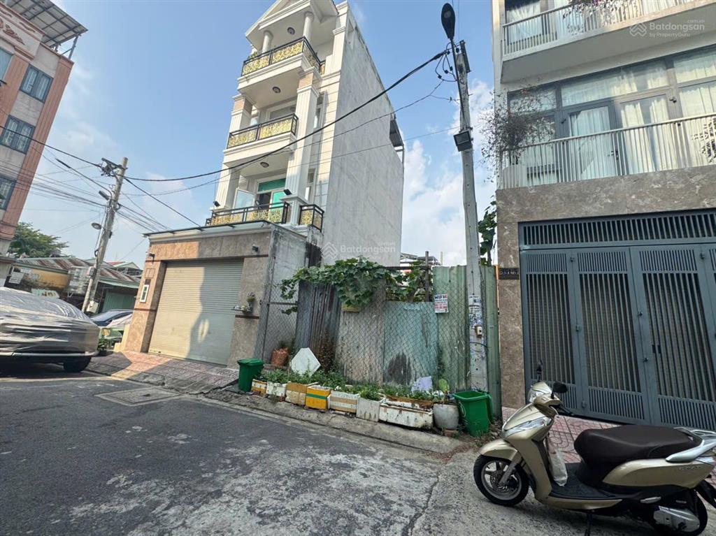 Đất đường số 3 vị trí đẹp cực hiếm sát bên vạn phúc city  thủ đức dt 61,8m2 giá siêu tốt