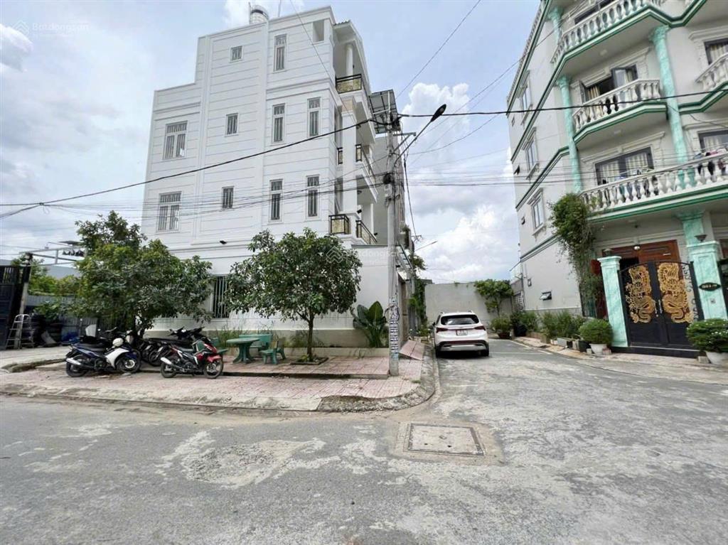 Đất đường số 3 vị trí đẹp cực hiếm sát bên vạn phúc city  thủ đức dt 61,8m2 giá siêu tốt