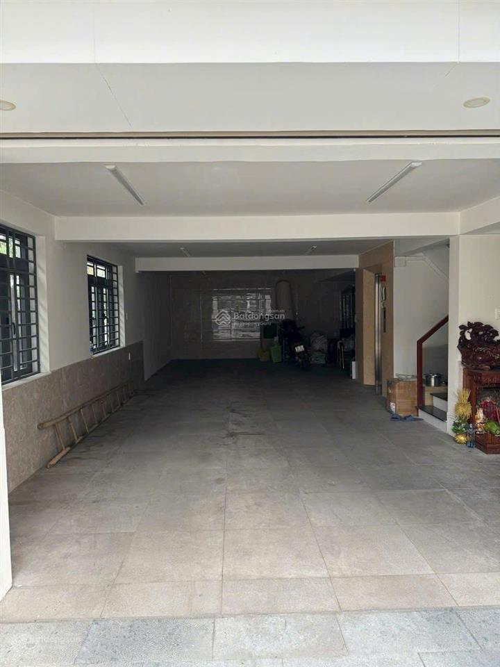 Bán căn góc 2 mặt tiền ngang 7m có gara  thang máy khu bên sông gần gigamall kdc an ninh