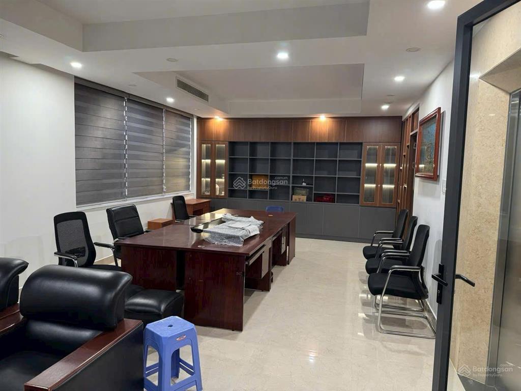Bán căn góc 2 mặt tiền ngang 7m có gara  thang máy khu bên sông gần gigamall kdc an ninh