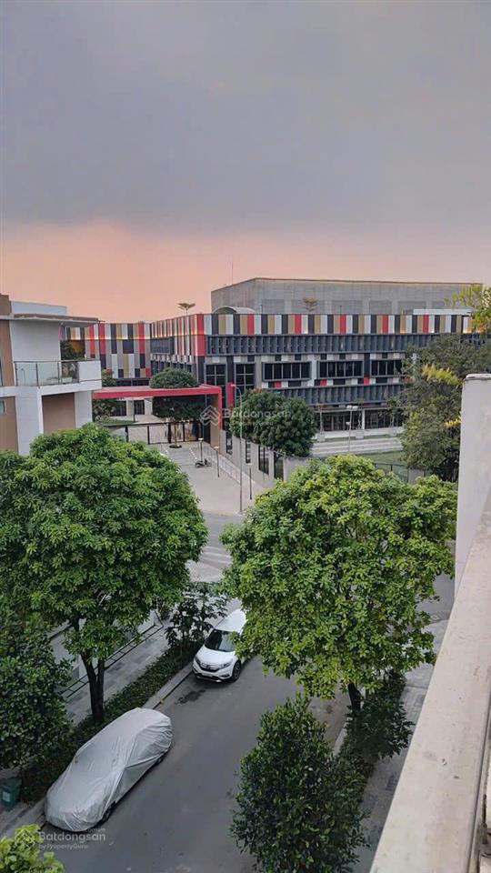 Cần bán căn nhà vạn phúc city hoàn thiện đường lớn city 5x175tầng, giá chỉ 17,9 tỷ sổ hồng riêng