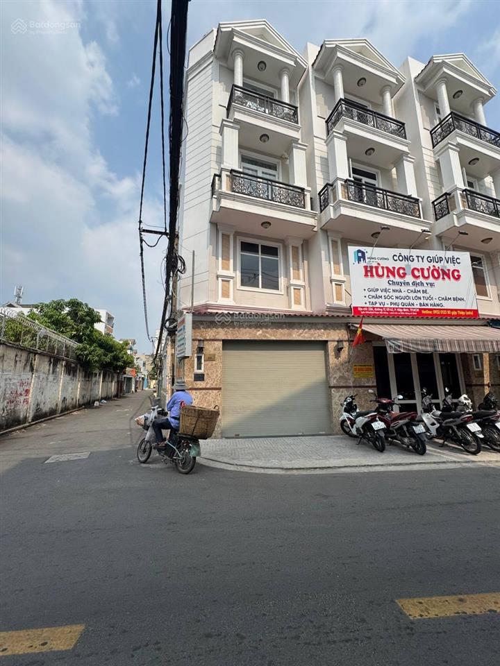 Bán nhà 4 tầng  góc 2 mặt tiền đường số 17 gần gigamall phường hiệp bình full thổ cư dtsd 200m2