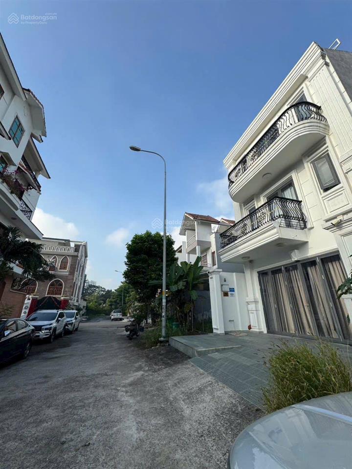 Chủ cần bán nhà đẹp đường 25 khu bên sông 6,8x17 hiệp bình chánh, gần gigamall phạm văn đồng shr