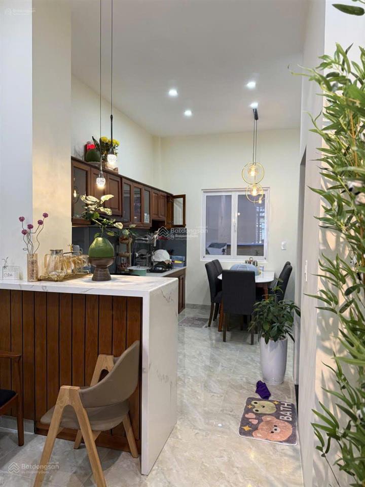 Bán nhà 4 lầu mặt tiền hẻm xe tải 14mét  đường số 8 ngay phở huỳnh trâm  ra quốc lộ 13 300m