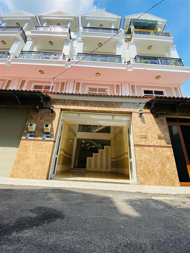 Bán nhà 3 lầu quốc lộ 13 khu ở văn minh, gần chợ đầu mối đường 6m giá 8 tỷ xe hơi đậu trong nhà