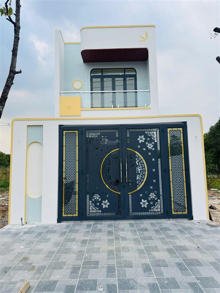 Cần bán nhà lầu đại học việt đức, nhà 3 phòng ngủ gần vành đai 4