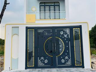 Cần bán nhà lầu đại học việt đức, nhà 3 phòng ngủ gần vành đai 4