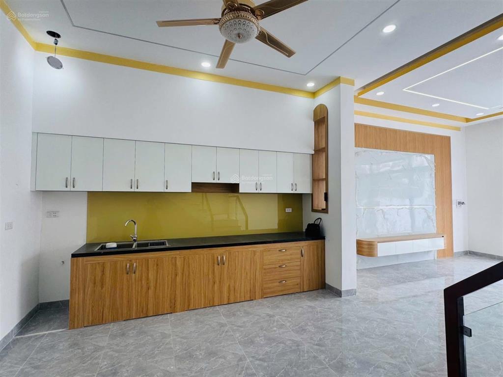 Cần bán nhà lầu đại học việt đức, nhà 3 phòng ngủ gần vành đai 4