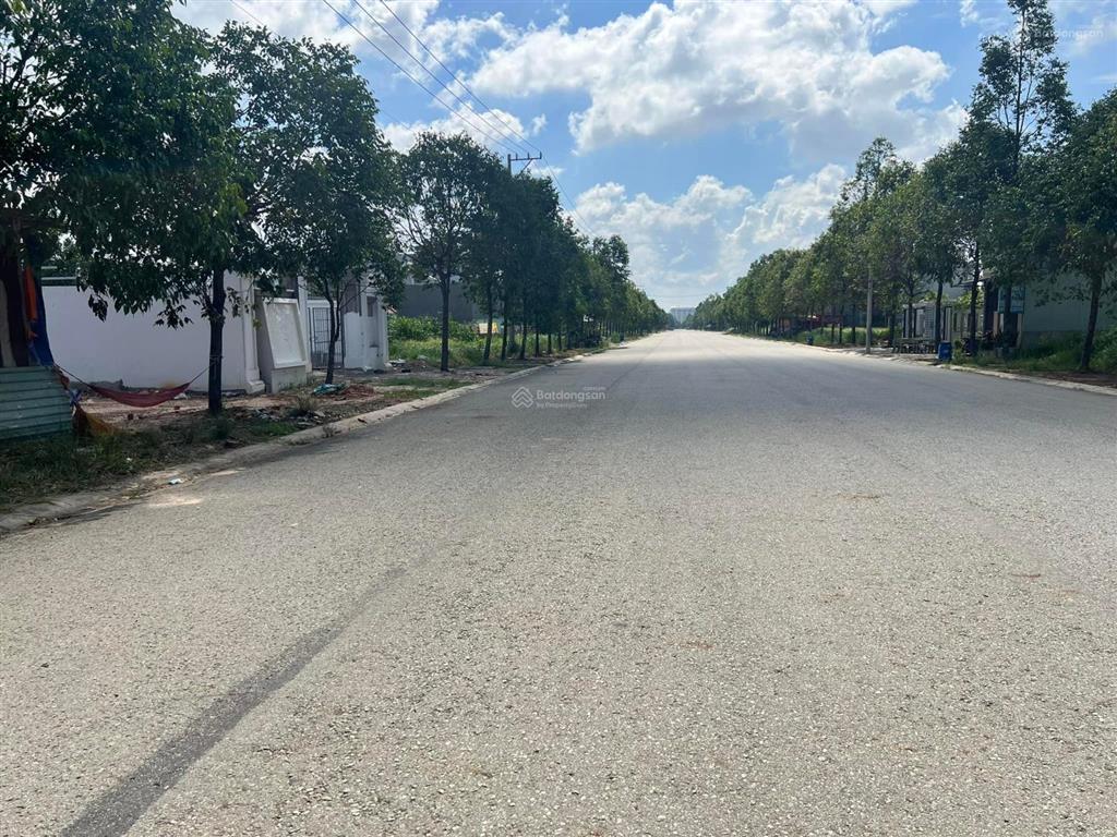 Cần bán 5c51 đường n1, ngay cổng đại học việt đức chỉ 1 tỷ 900 triệu