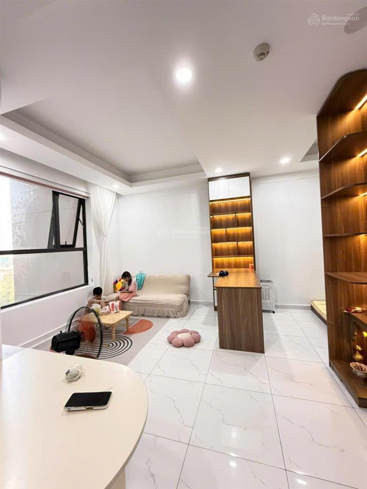 Cho thuê căn hộ studio full nội thất cao cấp opal skyline cách thủ đức 20p xe máy