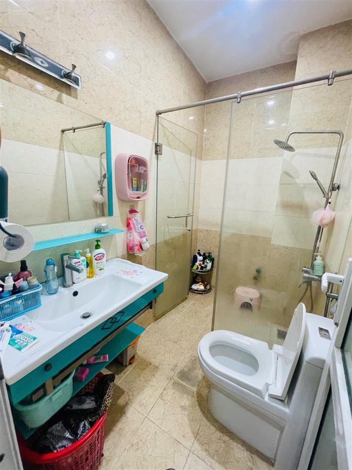 Chính chủ đi úc  bán nhà đường hương lộ 2  1 trệt 3 lầu hẻm xe tải thông