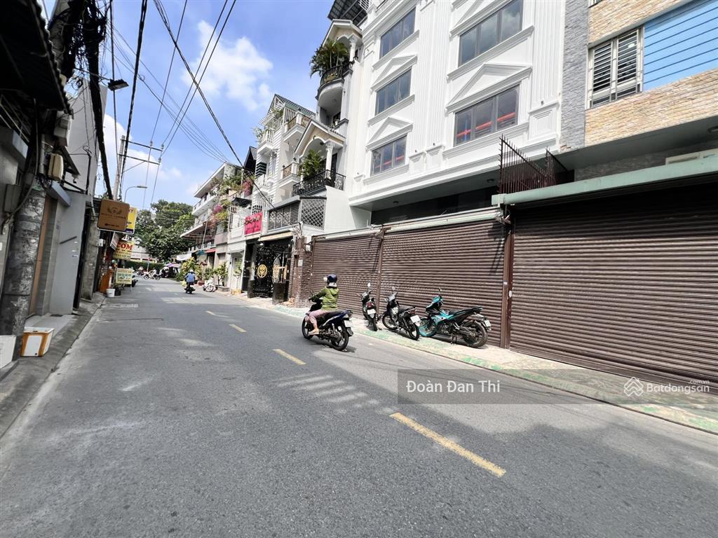 Bán nhà mt đường 30 đỗ nhuận dt 8x18 đúc 6 tấm có thang máy, gía 24.9 tỷ tl