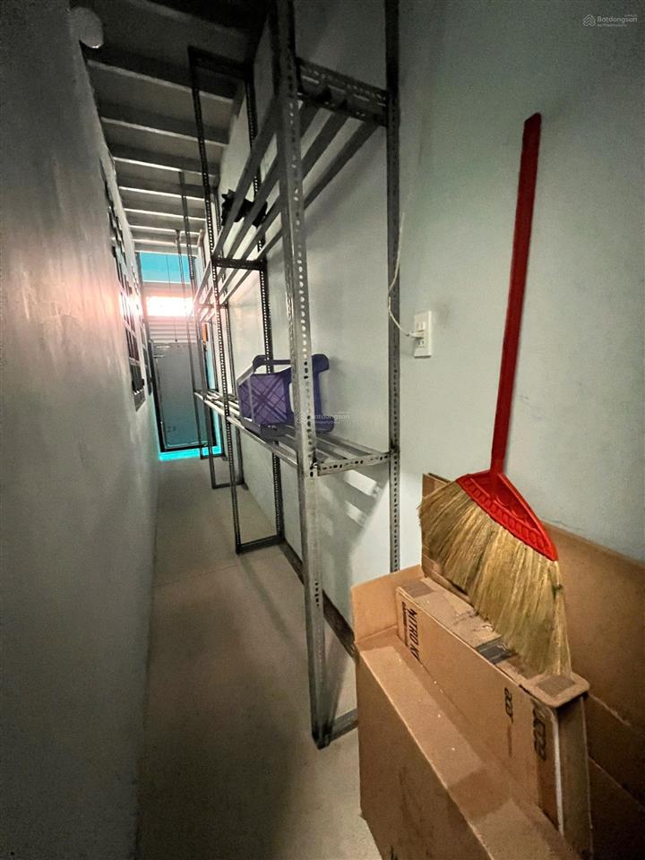 Nhà hxh thoại ngọc hầu dt 5.3x17m 3 lầu, giá 10.4 tỷ tl