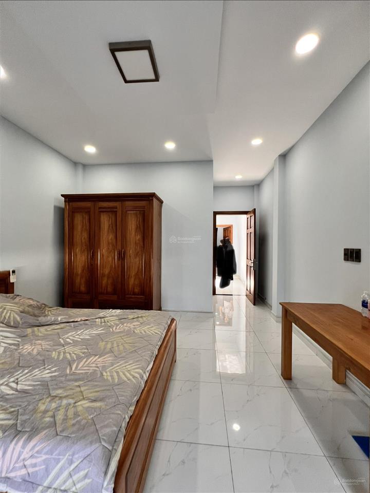 Hẻm 8m khu công viên tân sơn nhì dt 4x18m nhà 5 tấm giá 12.3 tỷ