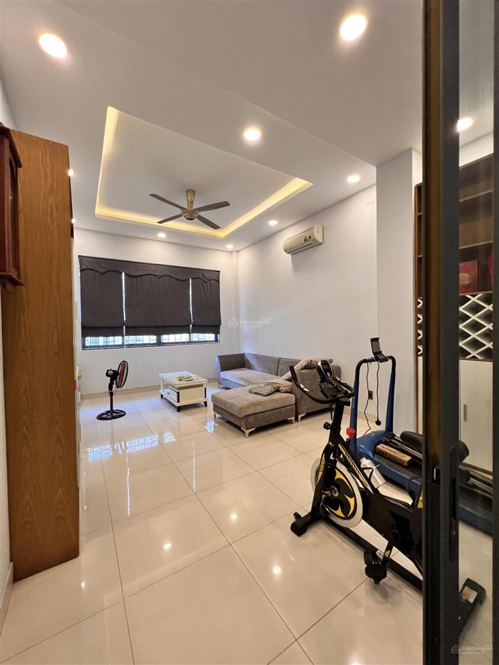Hẻm 8m khu công viên tân sơn nhì dt 4x18m nhà 5 tấm giá 12.3 tỷ