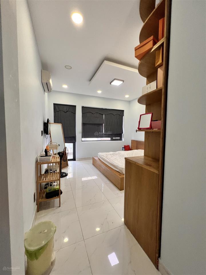 Hẻm 8m khu công viên tân sơn nhì dt 4x18m nhà 5 tấm giá 12.3 tỷ