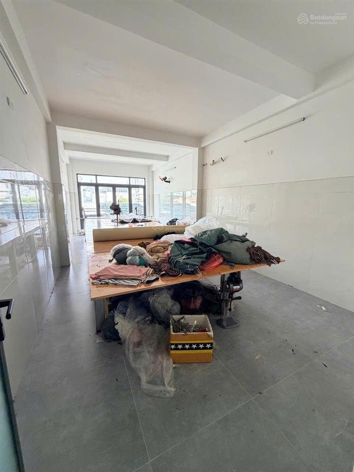 Nhà có thang máy h6m trịnh đình trọng dt 4.1x21.5m, giá 12.5 tỷ tl
