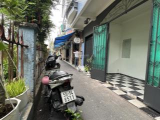 Nguyên căn mt 6x3m, 2 lầu đúc cạnh đường rầy chợ ndc