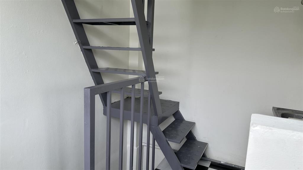 Nguyên căn mt 6x3m, 2 lầu đúc, cạnh đường rầy pn, 2 máy lạnh, nhà đẹp