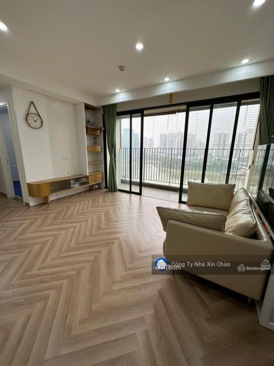 Cho thuê căn hộ 3 phòng ngủ, 2wc, 90m2 tại vinhomes d'capitale, giá 24 triệu vnd