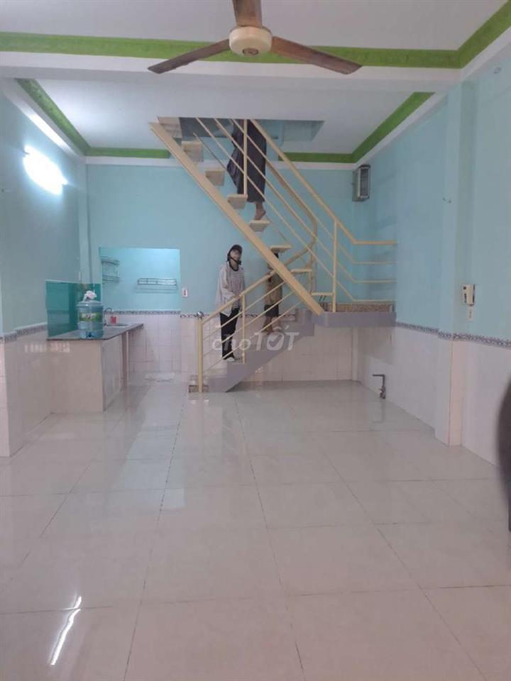 nhà cho thuê ngyên căn p4q8 