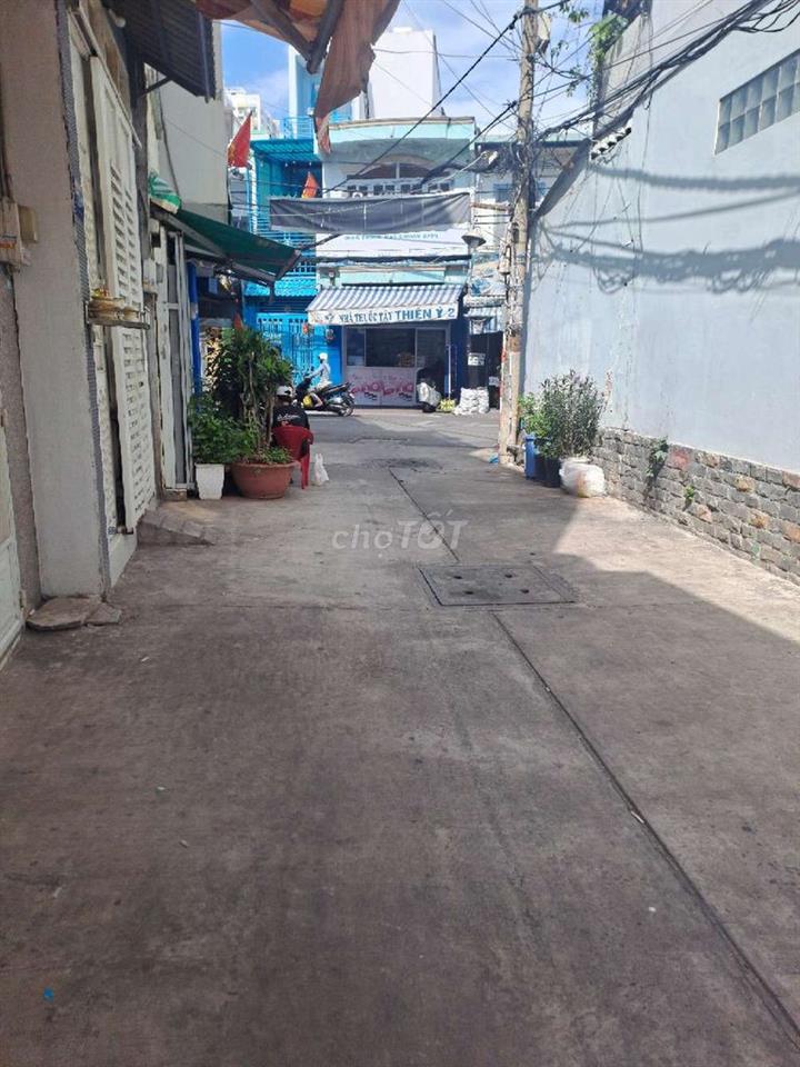nhà cho thuê ngyên căn p4q8 