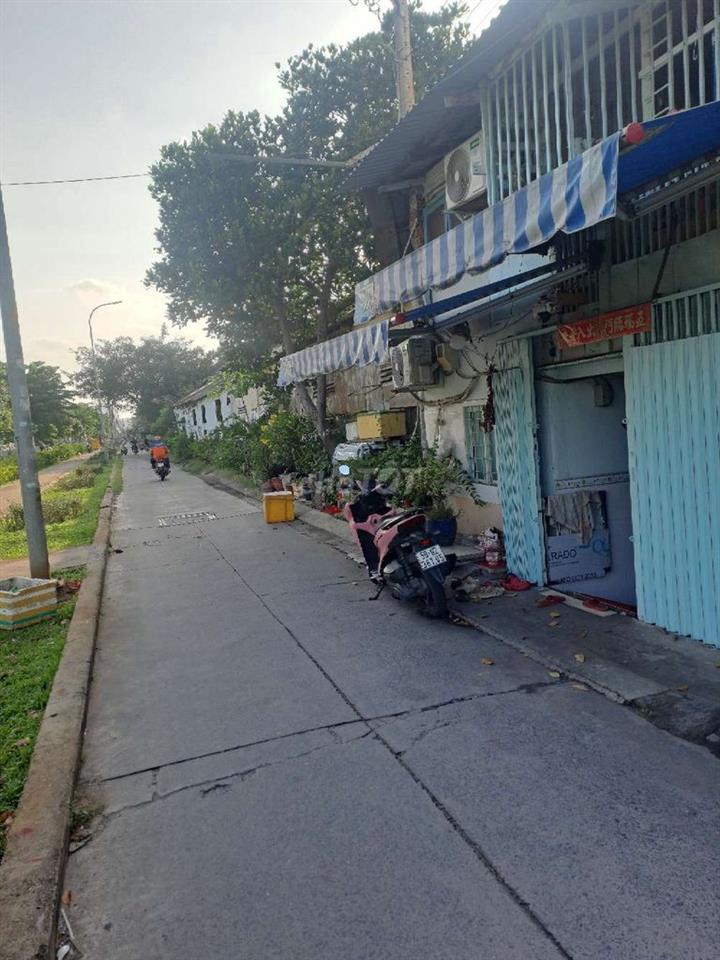 nhà cho thuê ngyên căn p11q8