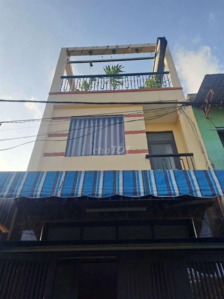nhà cho thuê ngyên căn p11q8