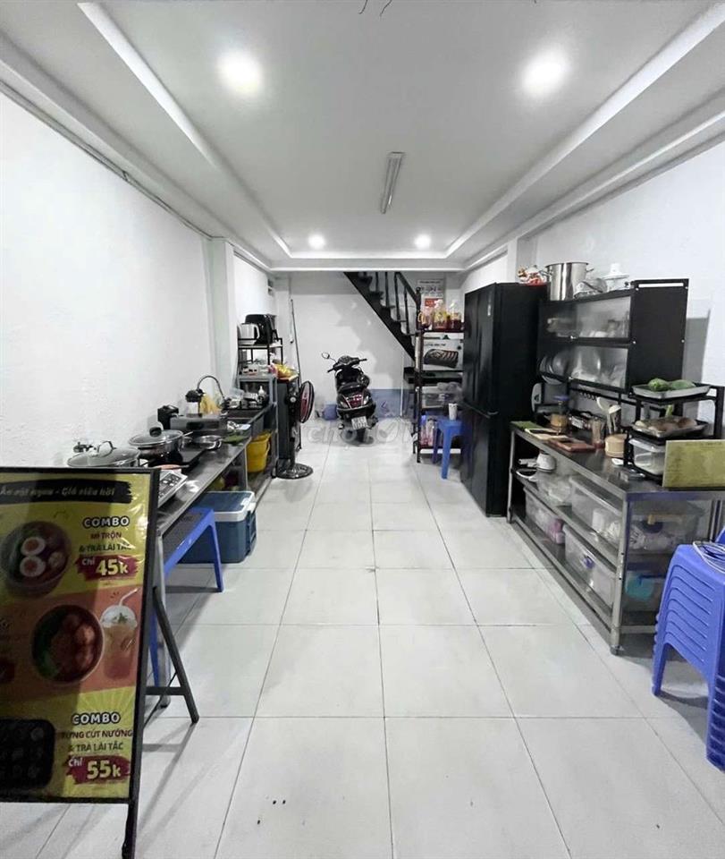 nhà cho thuê ngyên căn mặt tiền phạm thế hiển p44q8