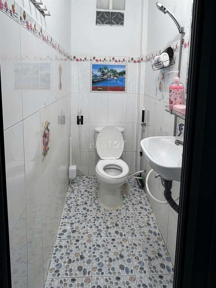 nhà cho thuê ngyên căn mặt tiền phạm thế hiển p44q8