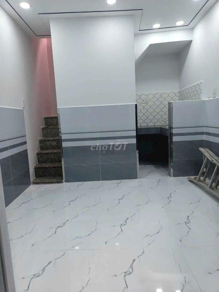 nhà cho thuê ngyên căn p2q8 
