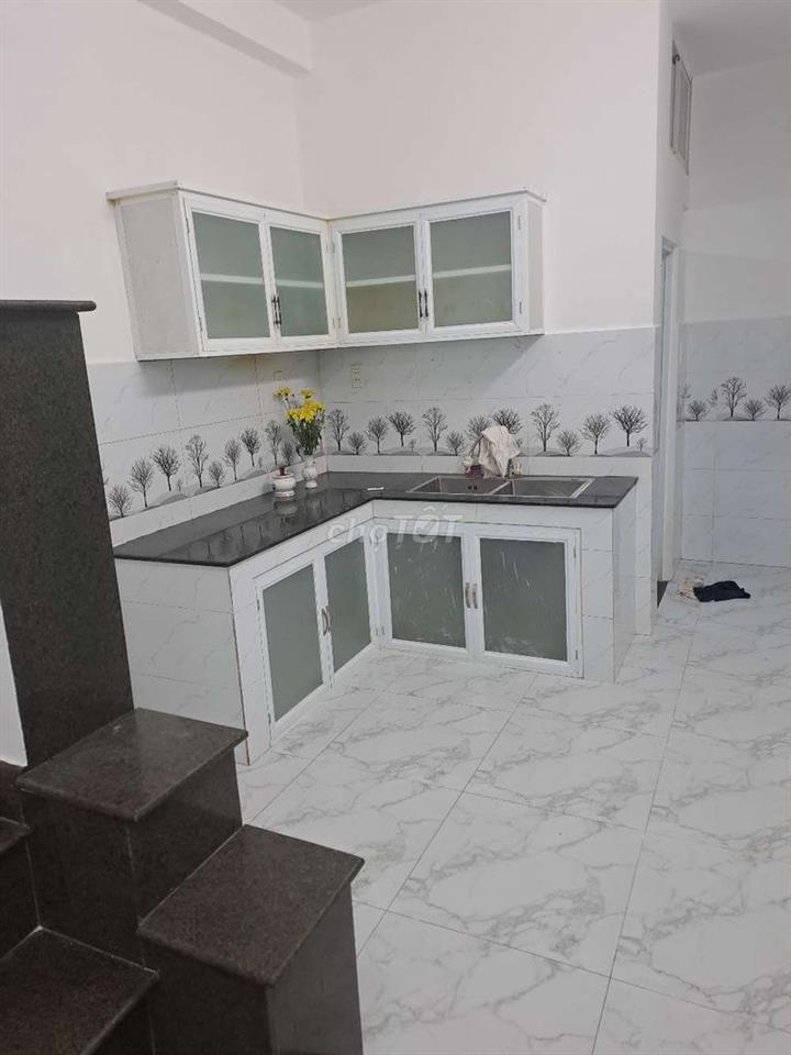 nhà cho thuê lâu dài ngyên căn p4q8