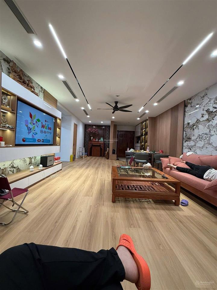 Cần bán gấp giảm chào 1 tỷ cho căn hộ 151m² tòa vimeco ct1 nguyễn chánh, yên hòa, hn