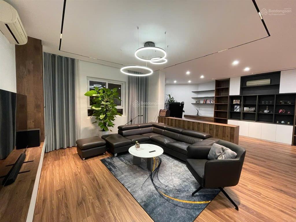 Chuyển xuống nhà đất em cần bán gấp căn hộ chung cư ct2 vimeco nguyễn chánh 130m2 ạ