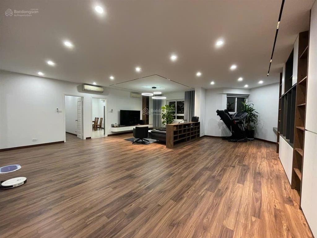Chuyển xuống nhà đất em cần bán gấp căn hộ chung cư ct2 vimeco nguyễn chánh 130m2 ạ