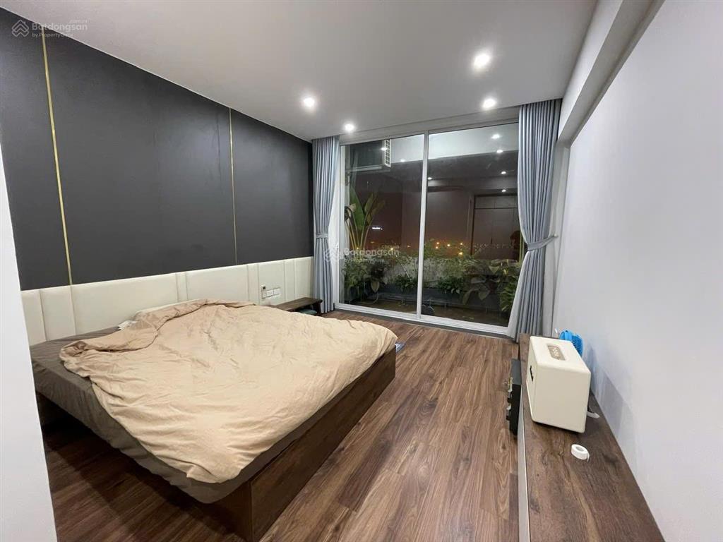 Chuyển xuống nhà đất em cần bán gấp căn hộ chung cư ct2 vimeco nguyễn chánh 130m2 ạ