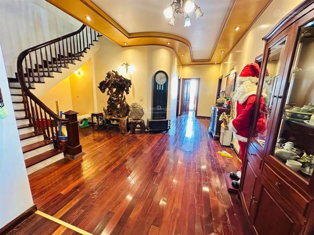 Cho thuê cc ct4 vimeco ii, 25 triệu, 142m2, 3pn, 3wc, full nội thất, view đẹp