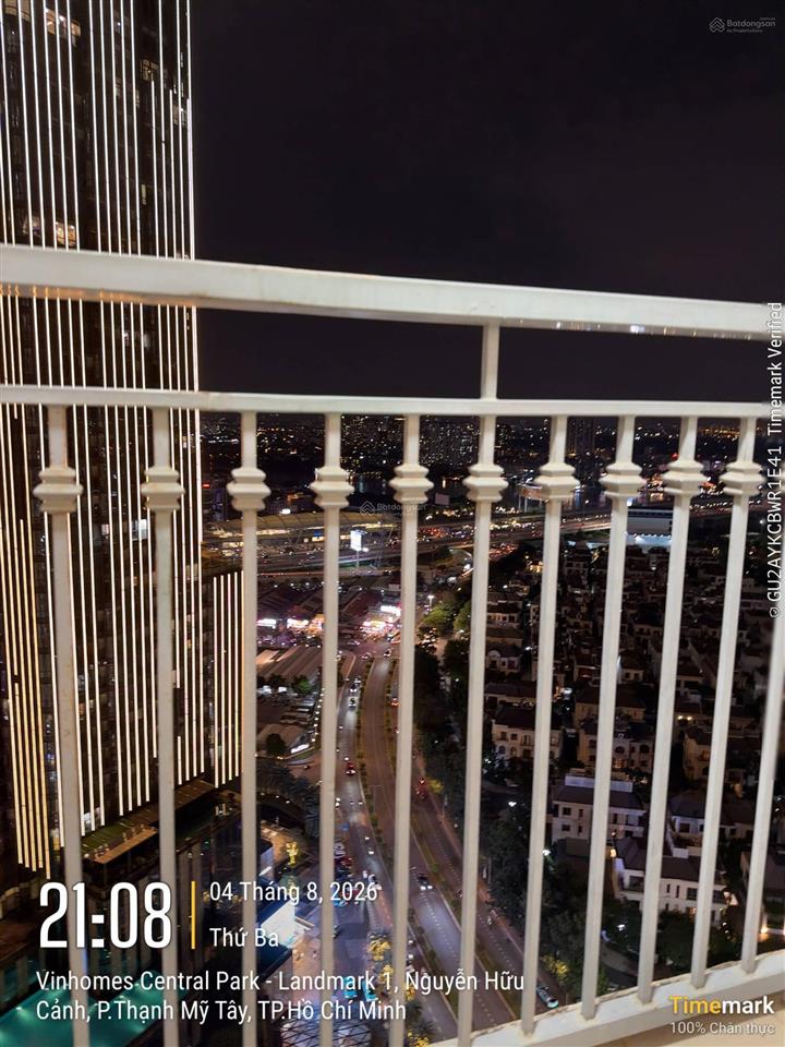 Cho thuê căn landmark1x.09, vị trí tầng đẹp, view landmark 81 thoáng và rất đẹp về đêm