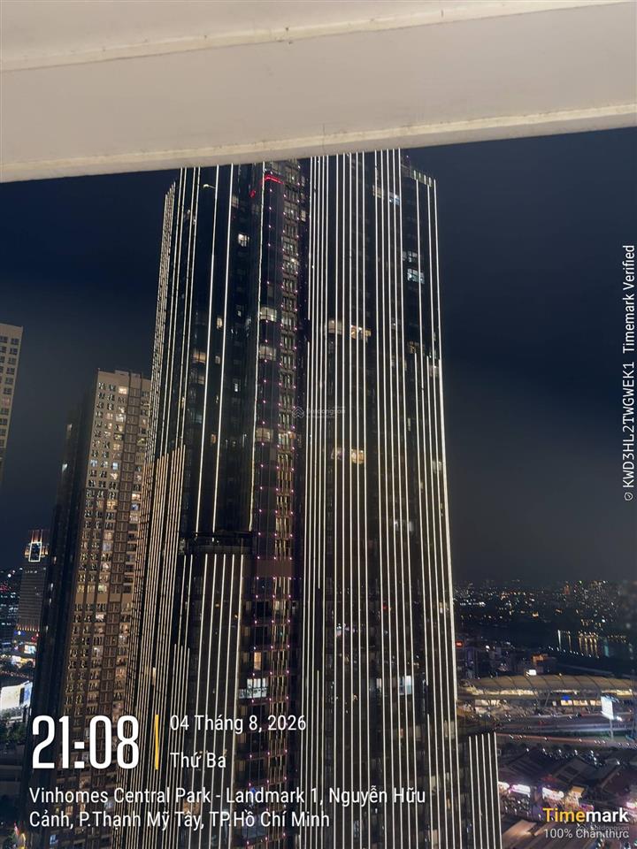 Cho thuê căn landmark1x.09, vị trí tầng đẹp, view landmark 81 thoáng và rất đẹp về đêm