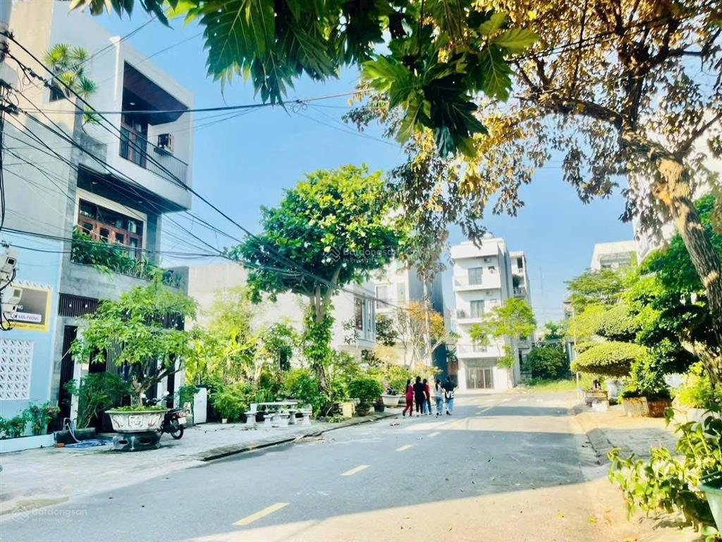 Bán đất tại đường sơn thủy đông 4, 100m2, pháp lý đầy đủ, gần biển